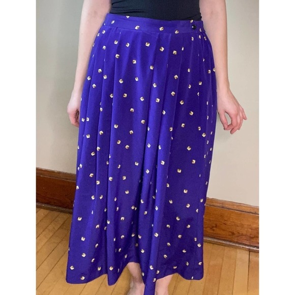 VINTAGE 12 Chaus Purple Gold Novelty Flowy Print Pleated Skirt - Picture 1 of 4